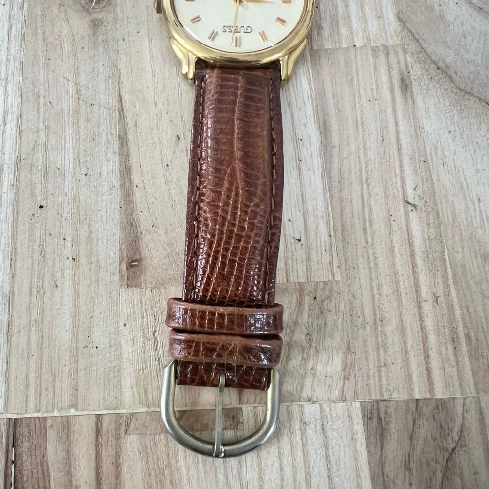 Guess retro gold tone brown leather dress watch NEW BATTERY